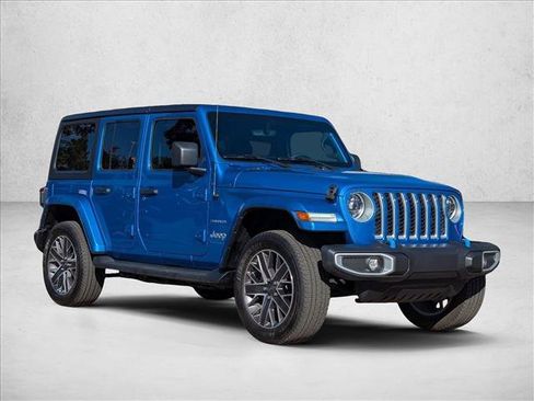 Used 2023 Jeep Wrangler Unlimited Sahara w/ Cold Weather Group AWD/4WD image 3