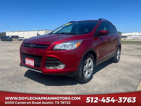 Used 2015 Ford Escape SE w/ Equipment Group 201A image 1