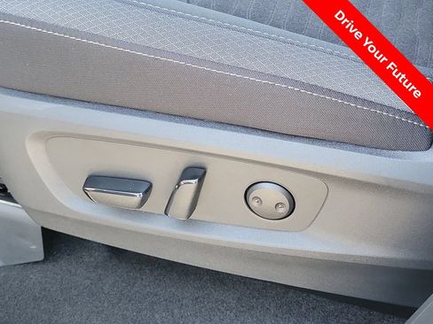 Certified 2025 Nissan Pathfinder SV FWD image 20