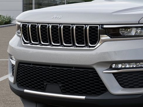New 2025 Jeep Grand Cherokee Limited image 35