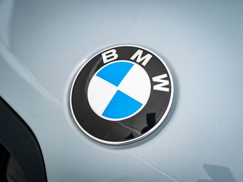 Used 2023 BMW X7 M60i w/ Executive Package image 8