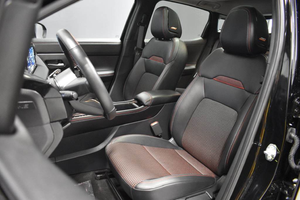 Certified 2026 Nissan Kicks SR w/ SR Premium Package FWD image 5