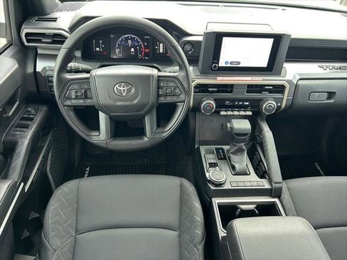 Certified 2026 Toyota Tacoma SR5 AWD/4WD image 17