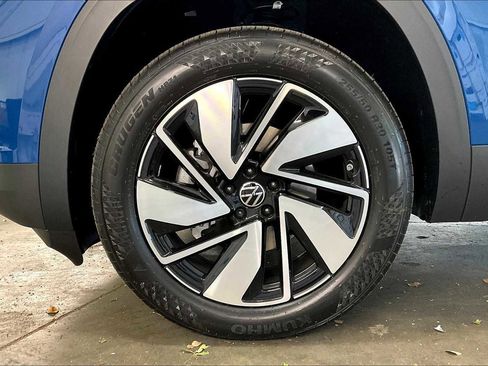 New 2025 Volkswagen Atlas SEL image 14