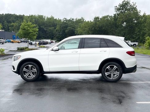 Used 2019 Mercedes-Benz GLC 300 4MATIC image 3