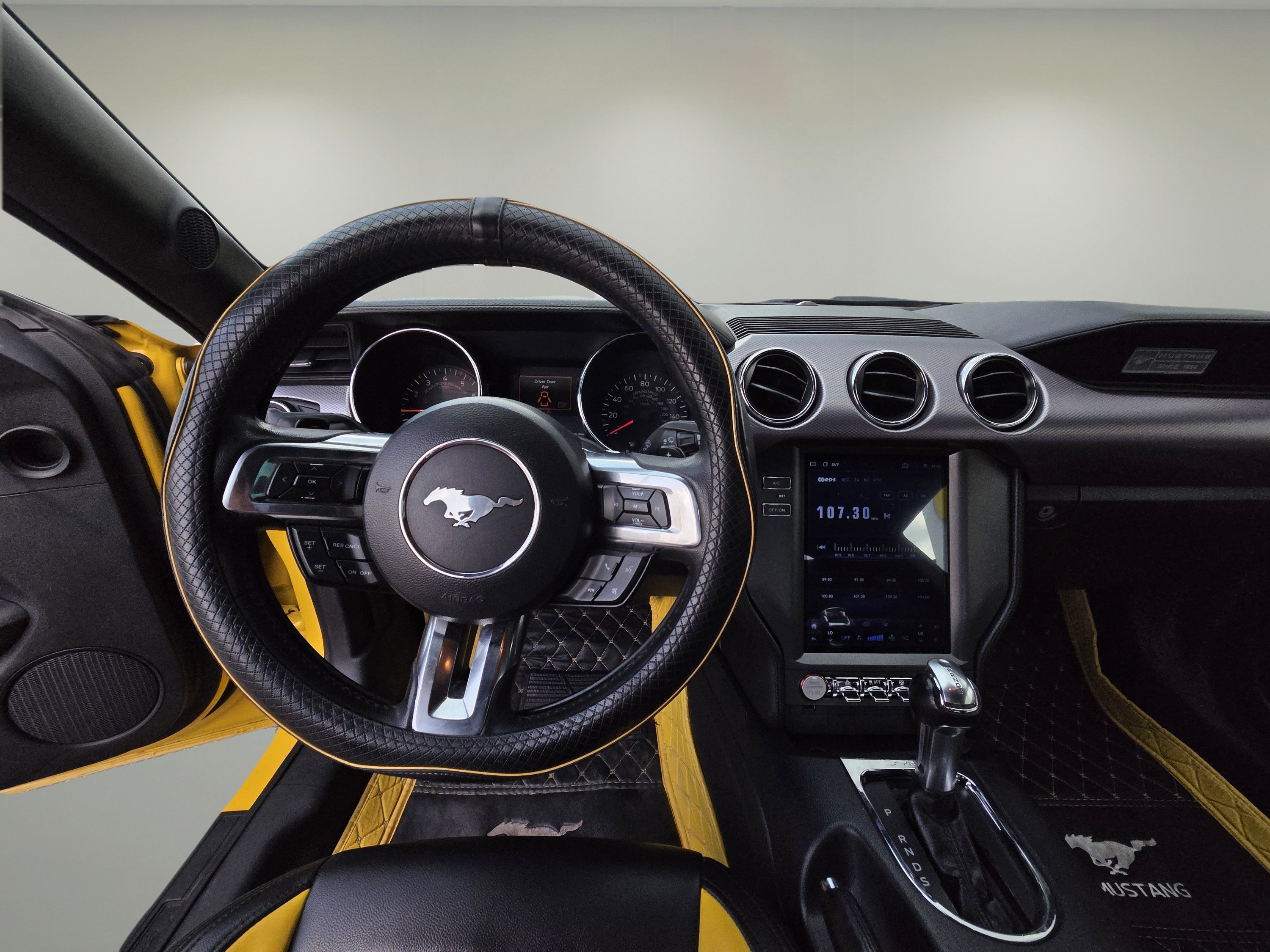 Used 2017 Ford Mustang Coupe RWD image 16