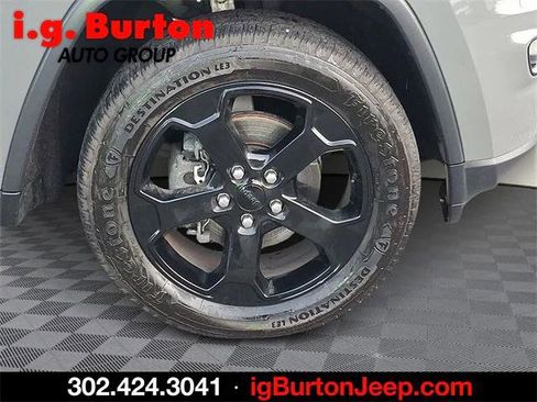 Certified 2019 Jeep Grand Cherokee Laredo image 8