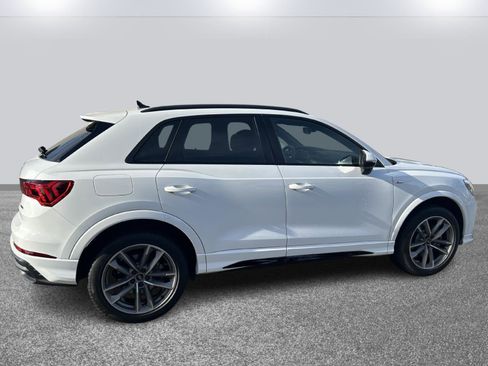 Certified 2025 Audi Q3 2.0T Premium w/ Convenience Package image 4