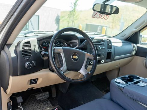 Used 2009 Chevrolet Silverado 2500 W/T AWD/4WD image 15