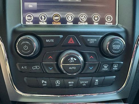 Used 2018 Jeep Grand Cherokee Overland AWD/4WD image 25