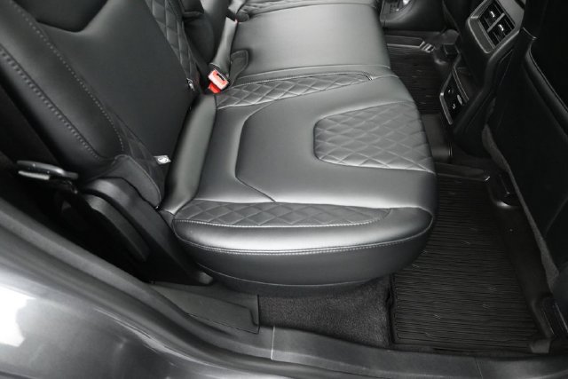 Certified 2024 Ford Edge Titanium AWD/4WD image 26