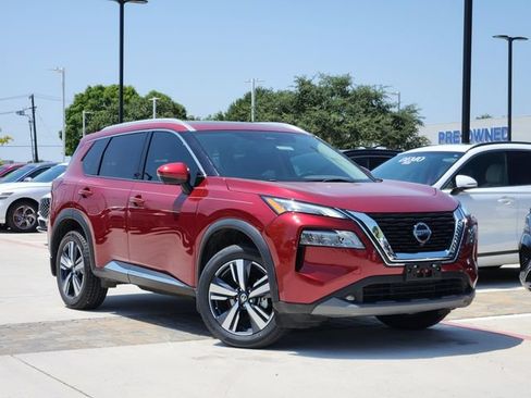 Used 2021 Nissan Rogue SL FWD image 2