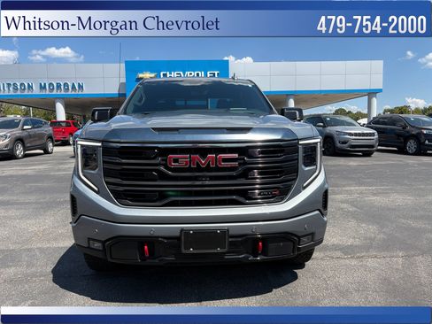 Used 2024 GMC Sierra 1500 AT4 w/ Technology Package AWD/4WD image 2