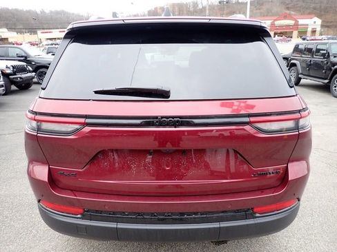 New 2025 Jeep Grand Cherokee Limited w/ Black Appearance Package image 4