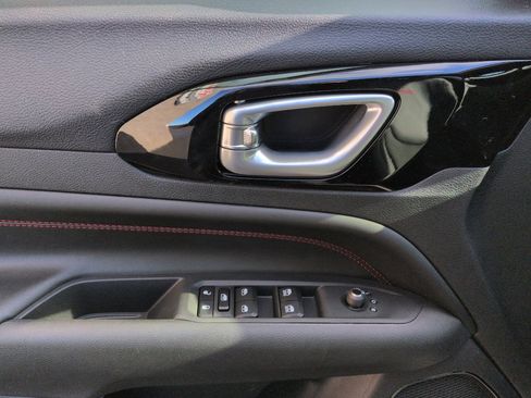 New 2026 Jeep Compass Trailhawk image 9