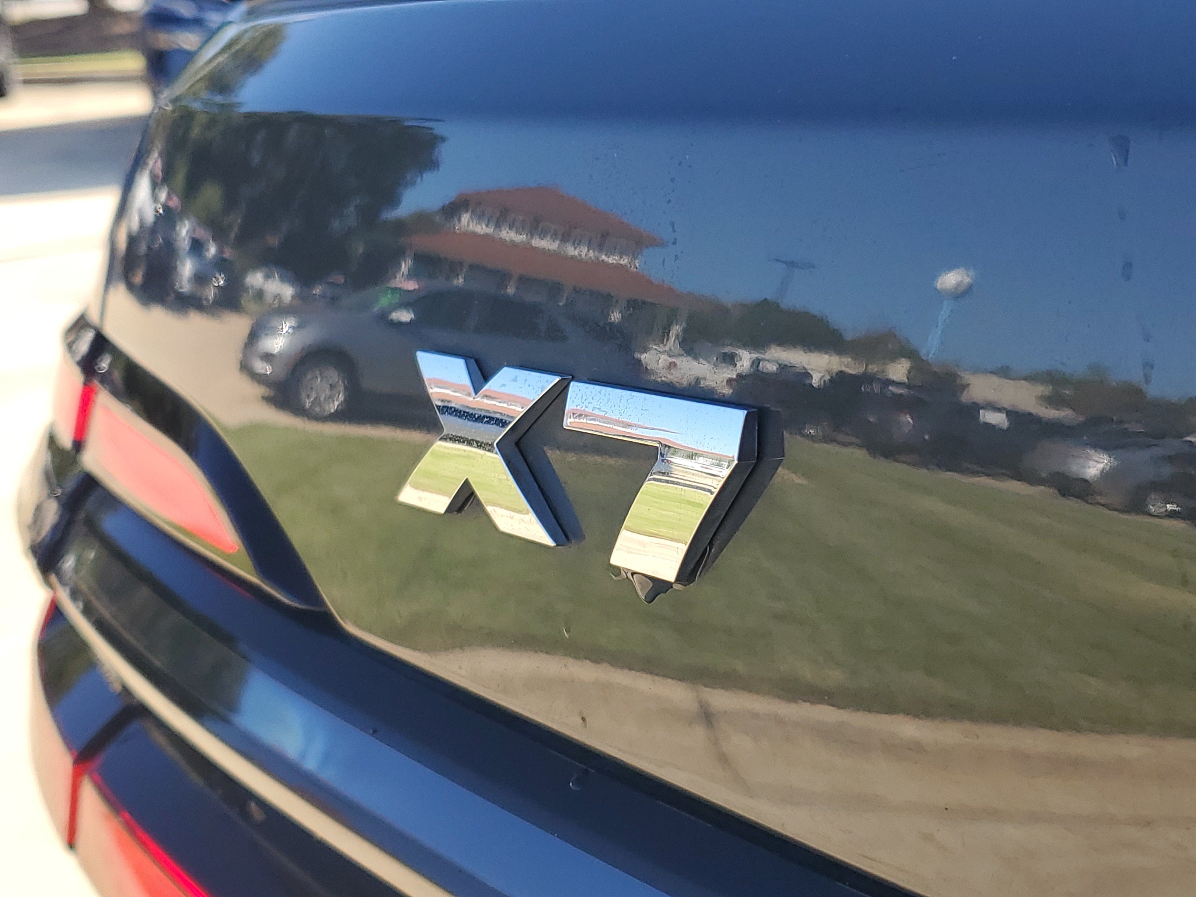 Used 2025 BMW X7 M60i AWD/4WD image 35