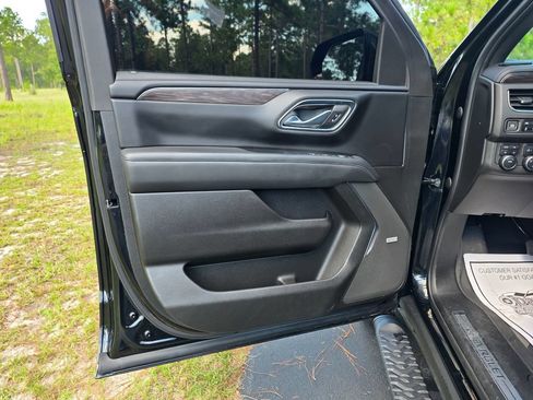 Used 2023 Chevrolet Tahoe Z71 w/ Luxury Package AWD/4WD image 11