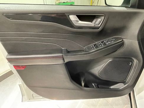 Used 2025 Ford Escape ST-Line w/ Tech Pack #1 AWD/4WD image 19