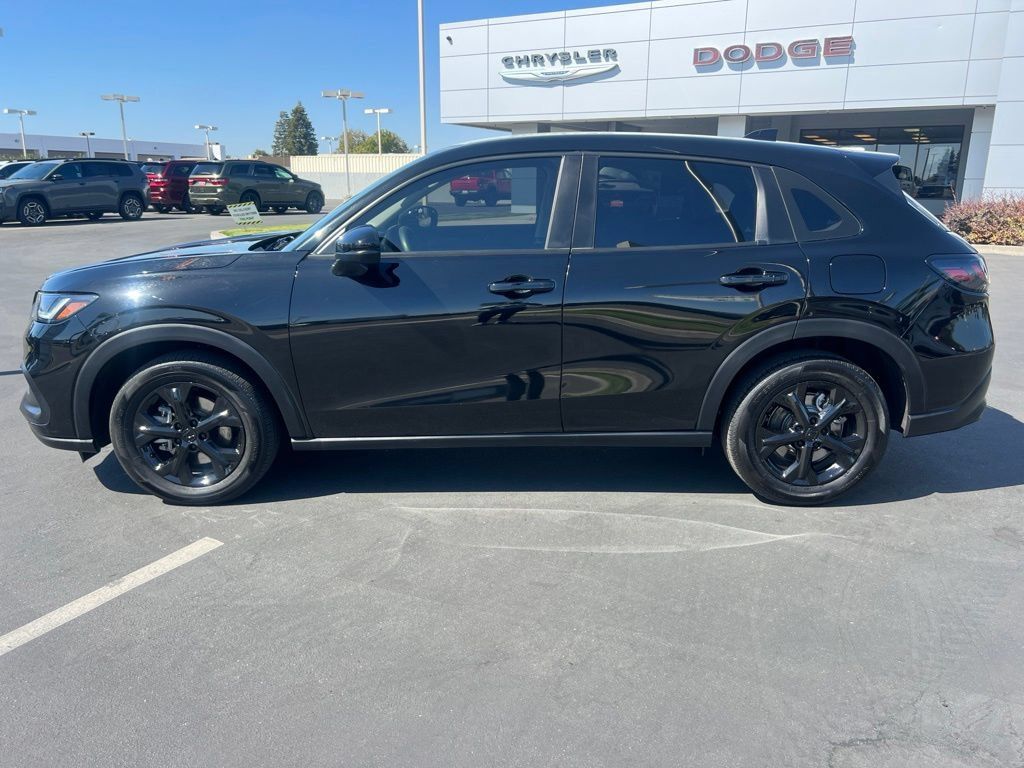 Used 2025 Honda HR-V LX image 17