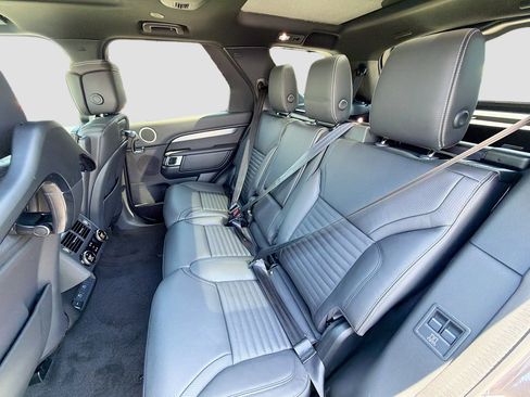 New 2026 Land Rover Discovery Limited Edition AWD/4WD image 21