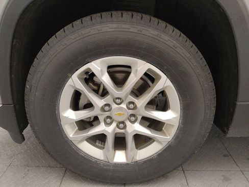 Used 2019 Chevrolet Traverse LT FWD image 31