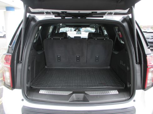 Used 2024 Chevrolet Suburban RST w/ Luxury Package image 10