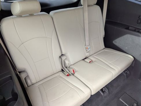 Used 2023 Buick Enclave Premium w/ LPO, Touring Package image 32