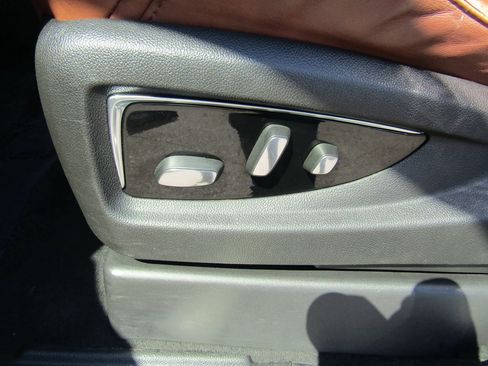 Used 2017 Cadillac Escalade Premium Luxury image 22