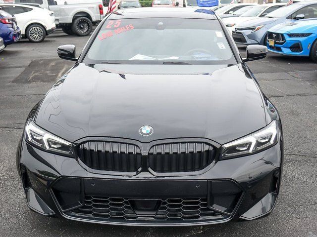 Used 2025 BMW 330i Sedan w/ M Sport Package RWD image 5