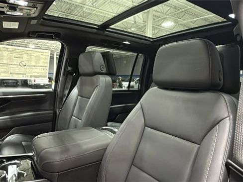 New 2026 Chevrolet Suburban Z71 image 11
