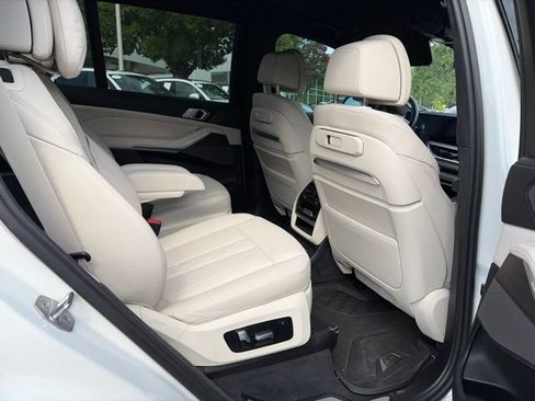 Used 2023 BMW X7 xDrive40i w/ Executive Package AWD/4WD image 17