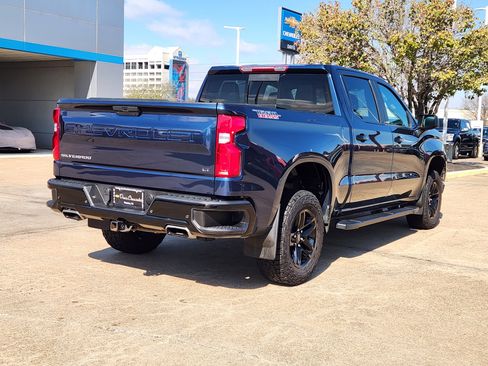 Used 2021 Chevrolet Silverado 1500 LT Trail Boss w/ Convenience Package II image 6