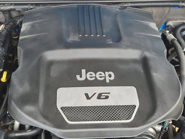 Used 2014 Jeep Wrangler Unlimited Sahara AWD/4WD image 21