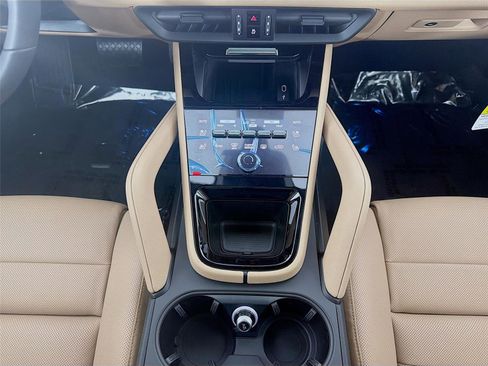 New 2026 Porsche Cayenne image 19