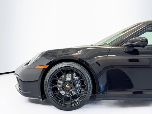 Used 2022 Porsche 911 Carrera image 28