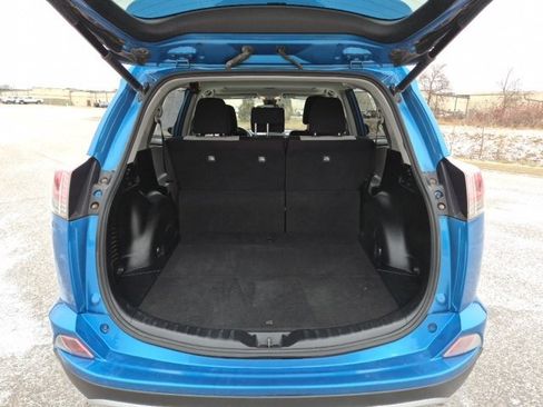 Used 2018 Toyota RAV4 XLE image 11