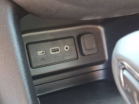 Used 2023 Chevrolet Equinox LT AWD/4WD image 23