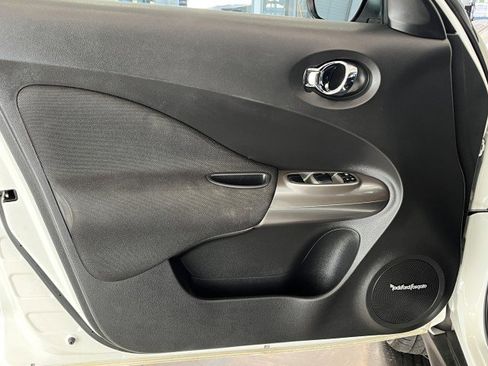 Used 2014 Nissan Juke SL image 12