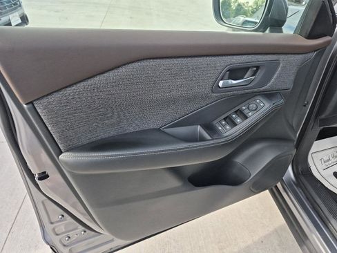 Used 2022 Nissan Rogue SV AWD/4WD image 13