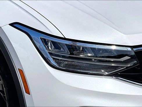 Certified 2023 Volkswagen Tiguan SE R-Line image 12