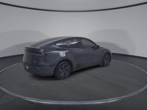 Used 2026 Tesla Model Y AWD image 17