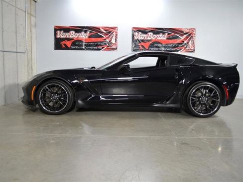 Used 2016 Chevrolet Corvette Z06 w/ 3LZ Preferred Equipment Group image 24