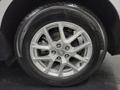 Used 2024 Chevrolet Equinox LS w/ Driver Confidence II Package FWD image 10