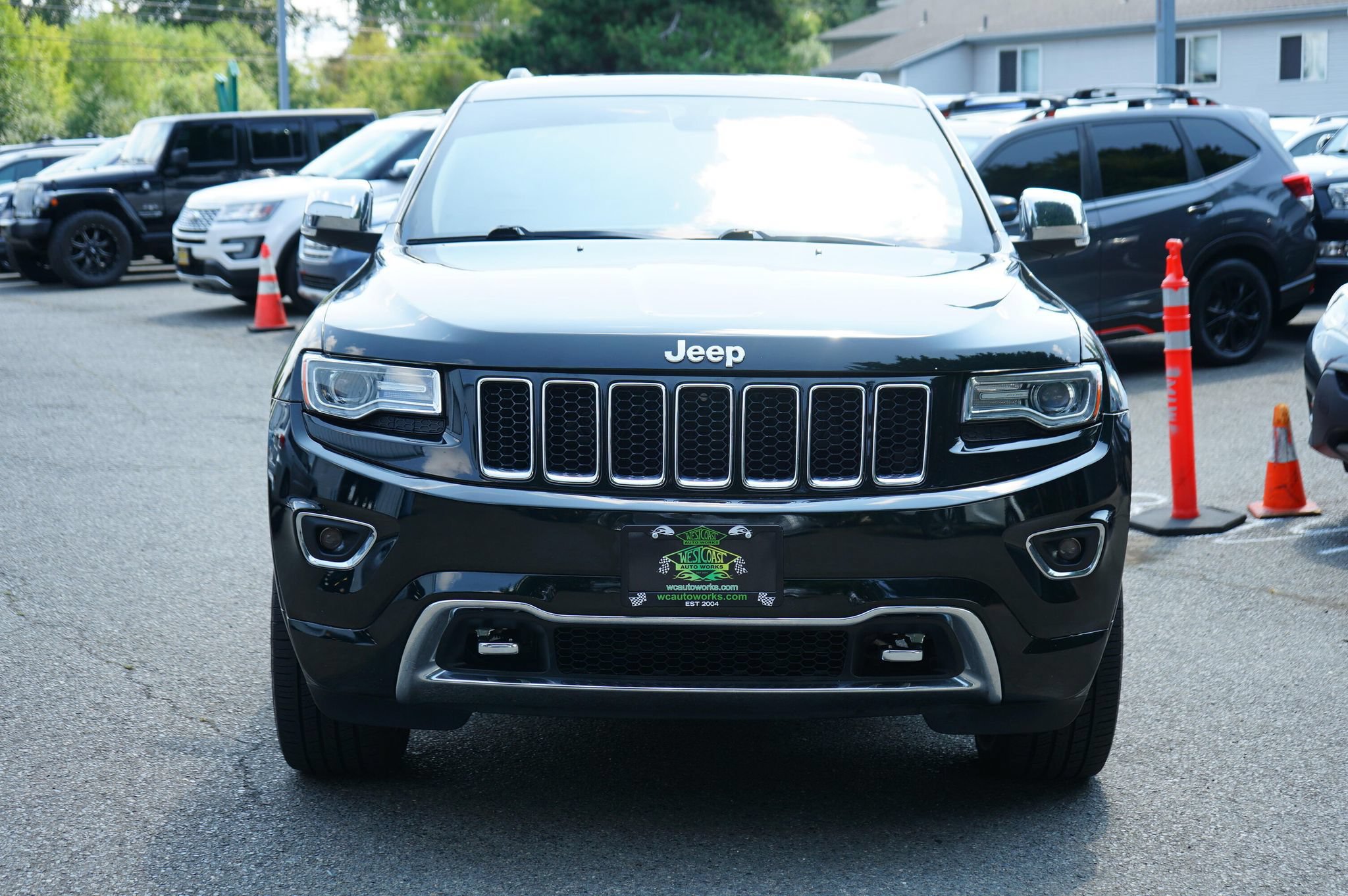 Used 2014 Jeep Grand Cherokee Overland AWD/4WD image 9
