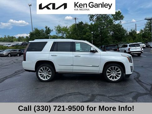 Used 2020 Cadillac Escalade Premium Luxury AWD/4WD image 4