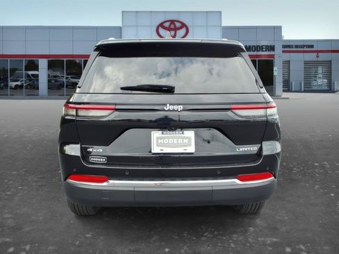 Used 2025 Jeep Grand Cherokee Limited AWD/4WD image 4
