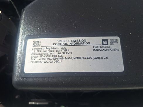 Used 2021 Chevrolet Suburban LT image 24