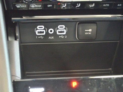 New 2025 Jeep Grand Cherokee Limited w/ Black Appearance Package image 25