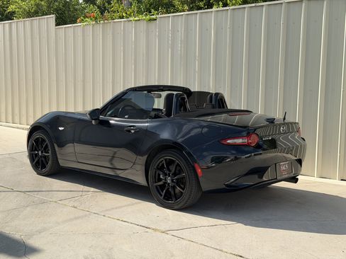 Used 2019 MAZDA MX-5 Miata Club RWD image 7