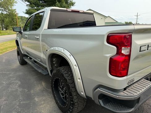 Used 2019 Chevrolet Silverado 1500 LT AWD/4WD image 12